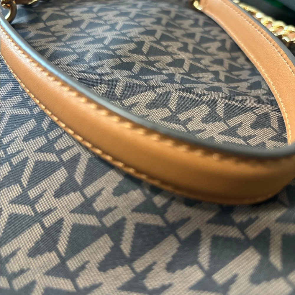 Michael Kors Georgia Large Nylon Tote Bag - Picture 15 of 16